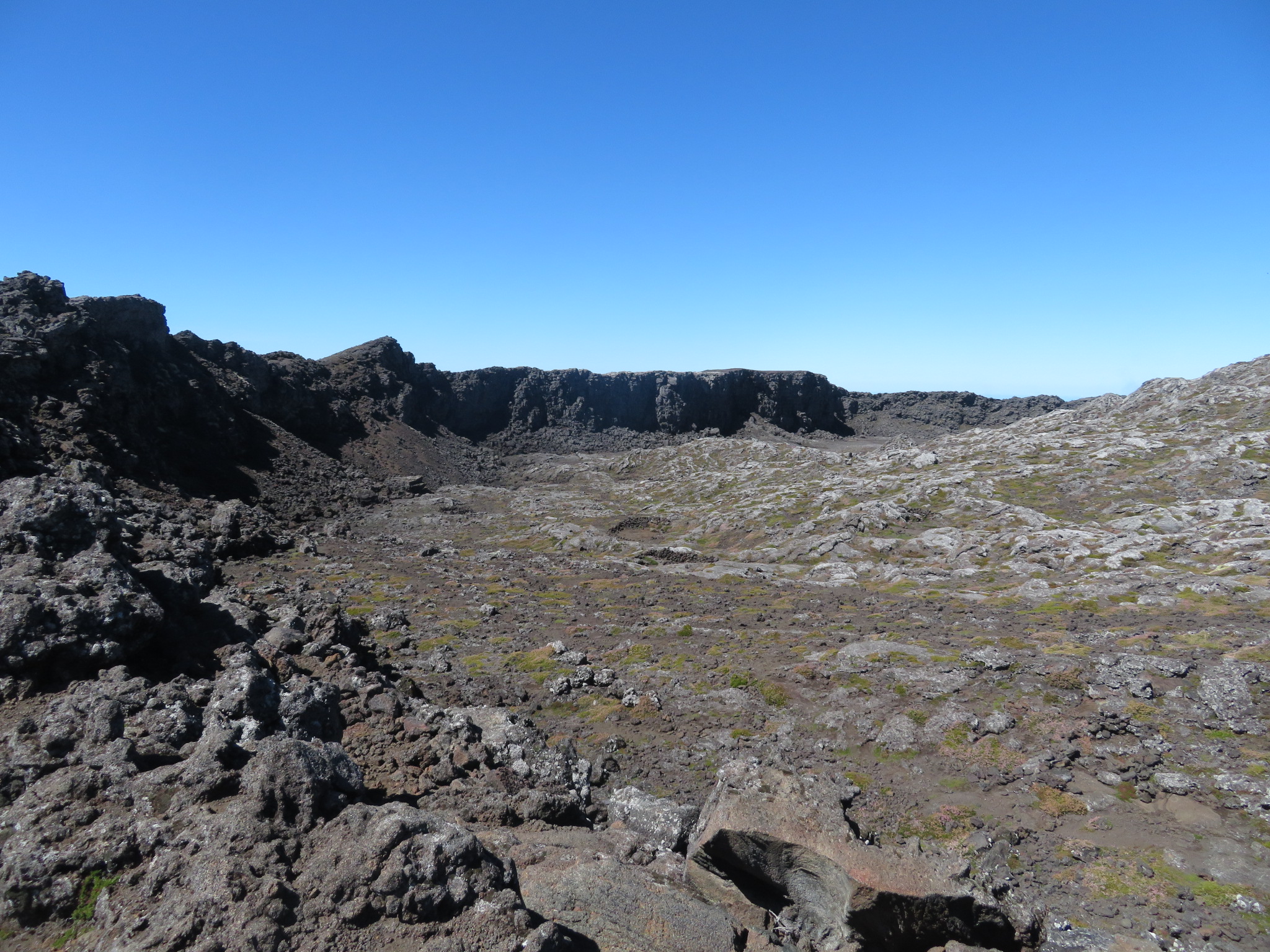 Portugal Azores Pico, Pico Volcano, The crater, Walkopedia