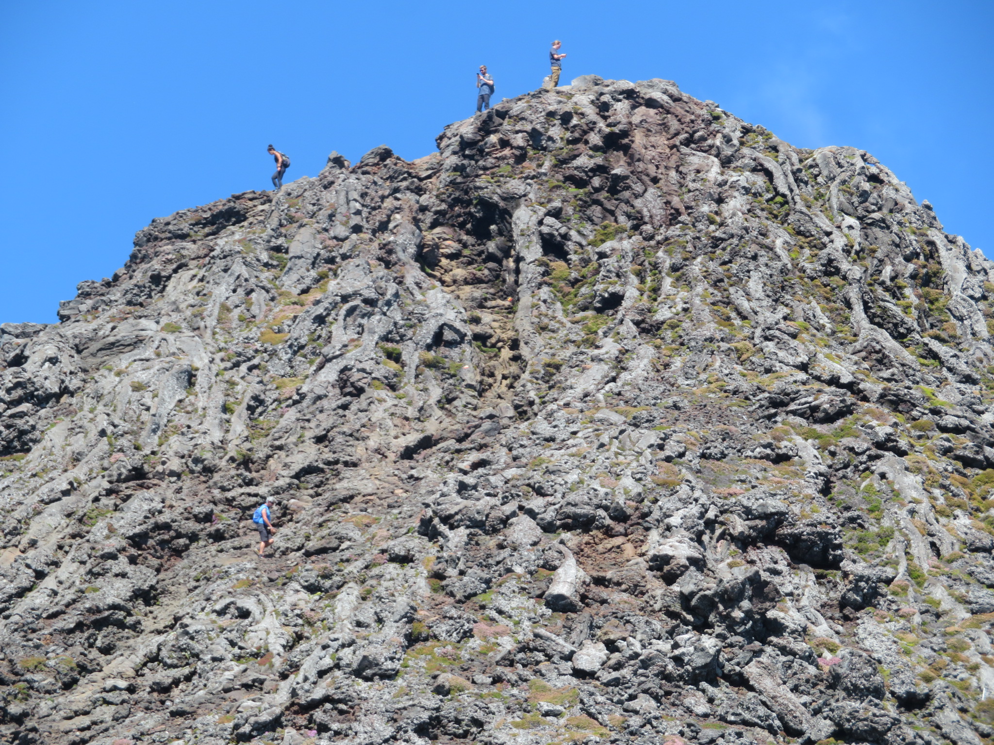 Portugal Azores Pico, Pico Volcano, Scrambling the summit cone, Walkopedia