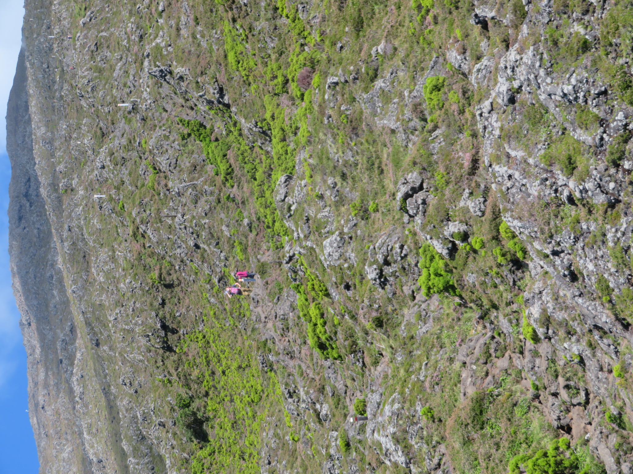 Portugal Azores Pico, Pico Volcano, Post up the long tough ridge, Walkopedia