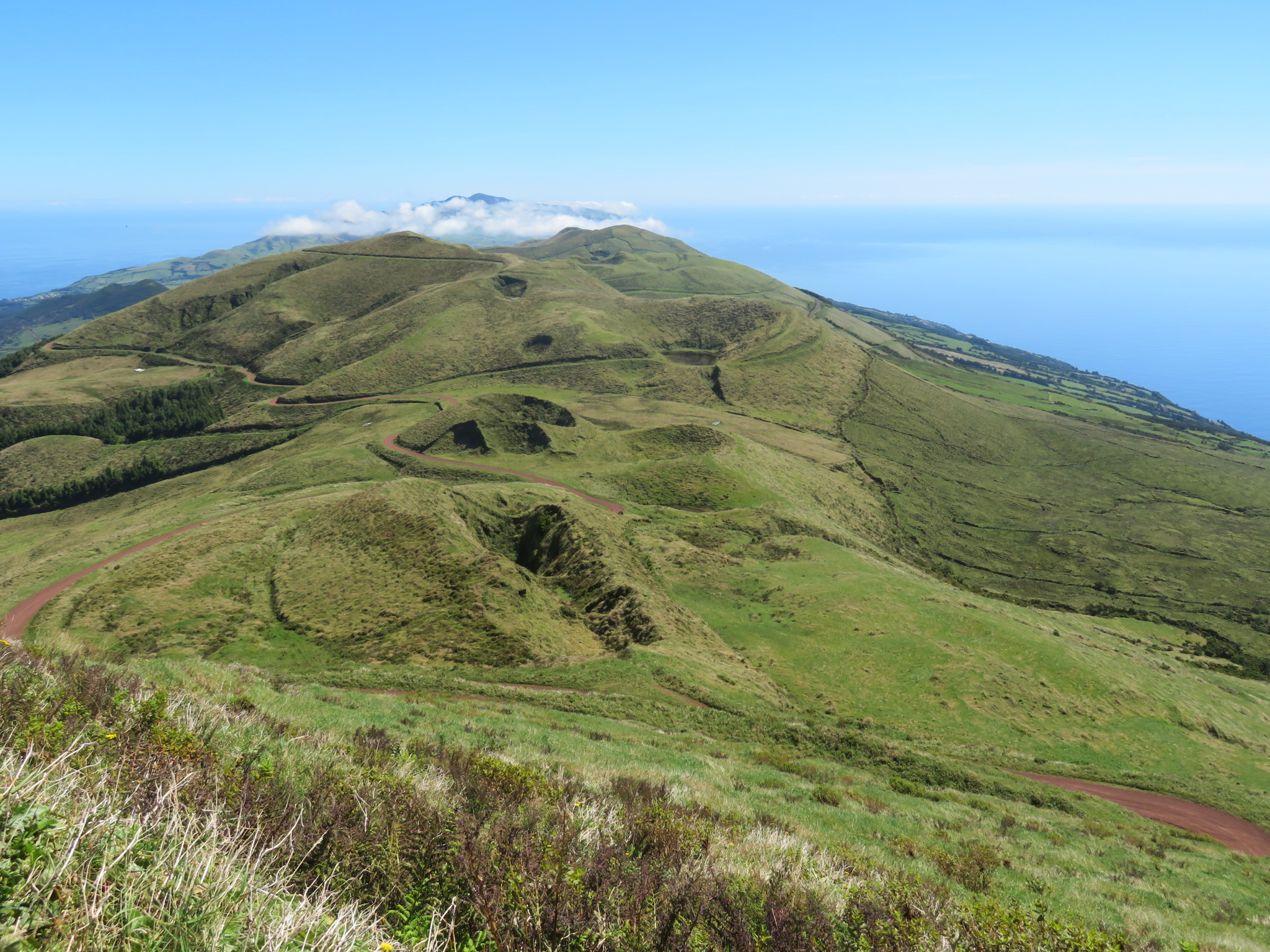 Portugal Azores Sao Jorge, The Central Ridge, Pockmarked landscape east Pico da Esperanca, Walkopedia