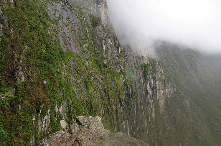 Peru Cuzco/Inca Heartlands Area, Classic Inca Trail, Machu Picchu - © From Flickr user Emmanuel Dyan, Walkopedia