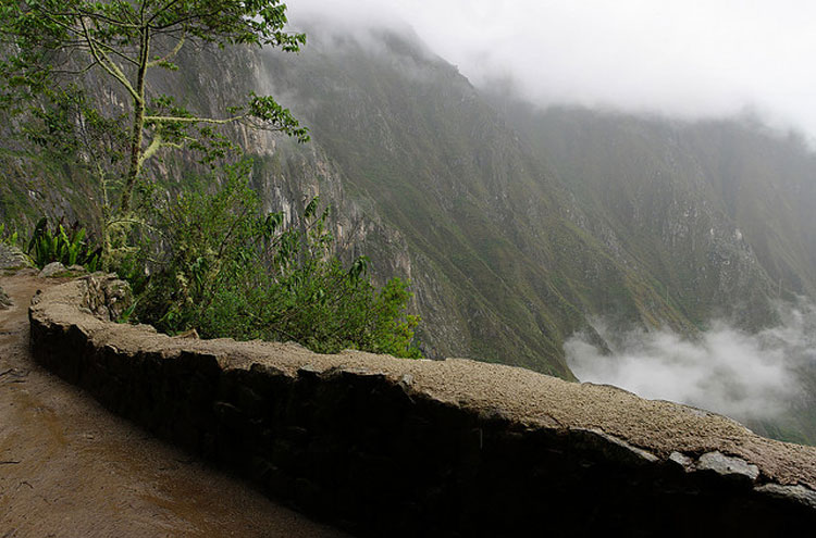 Peru Cuzco/Inca Heartlands Area, Classic Inca Trail, Machu Picchu - © From Flickr user Emmanuel Dyan, Walkopedia