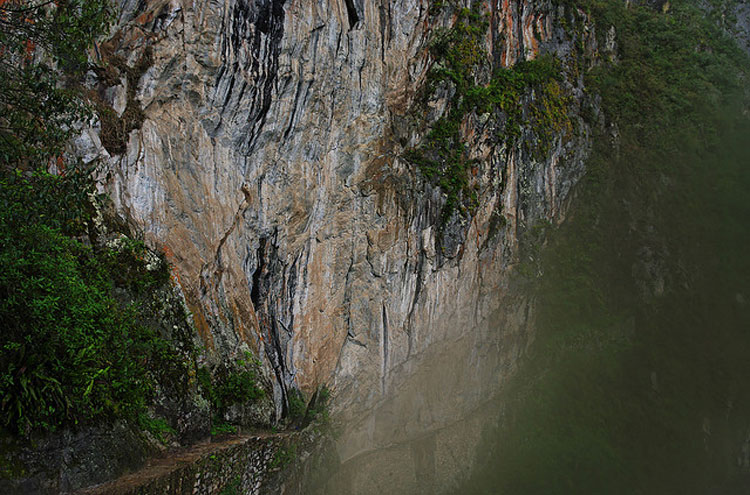 Peru Cuzco/Inca Heartlands Area, Classic Inca Trail, Machu Picchu - © From Flickr user Emmanuel Dyan, Walkopedia