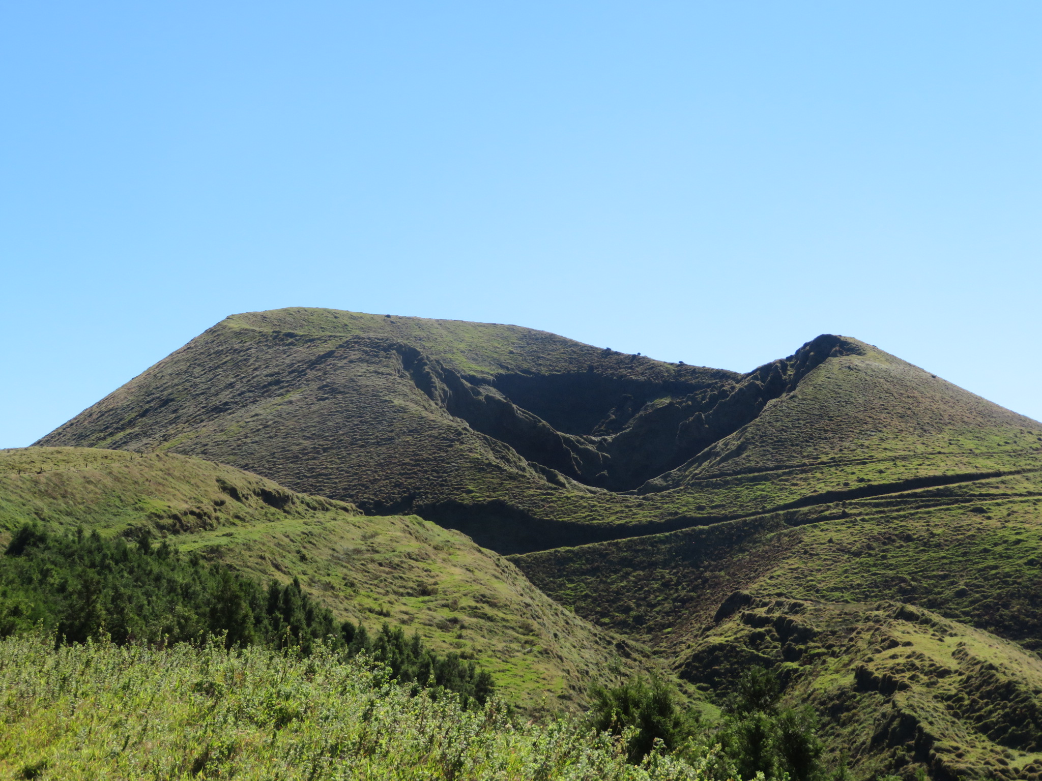 Portugal Azores Sao Jorge, Sao Jorge , Eastward high ridge walk, Walkopedia