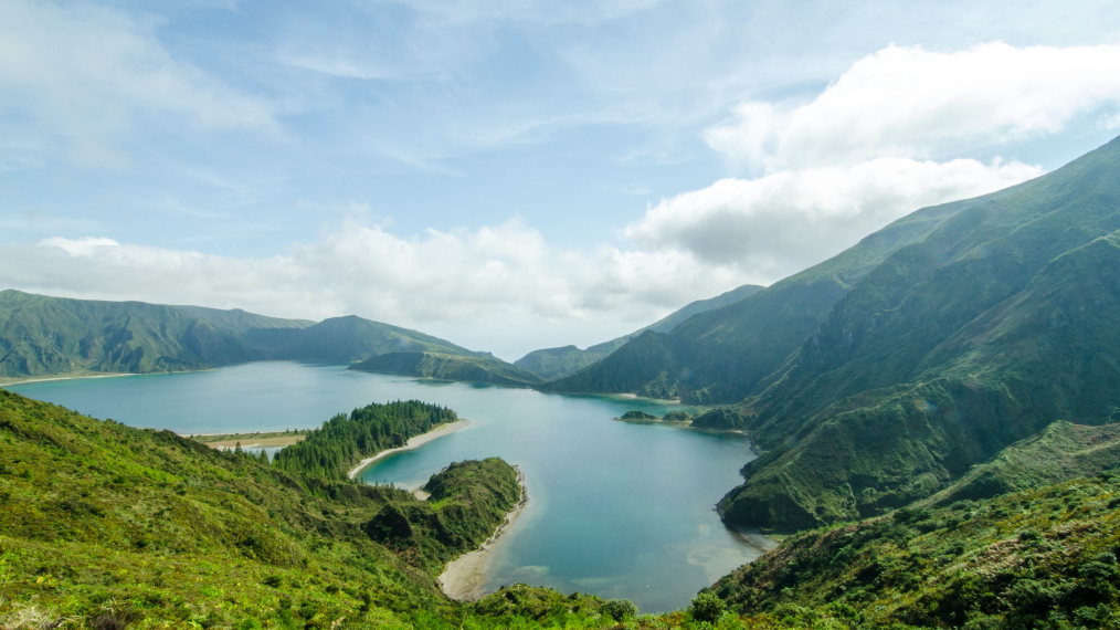 Portugal Azores Sao Miguel, Sao Miguel, Fogo Lake from the north looking to where walk comes in, Walkopedia