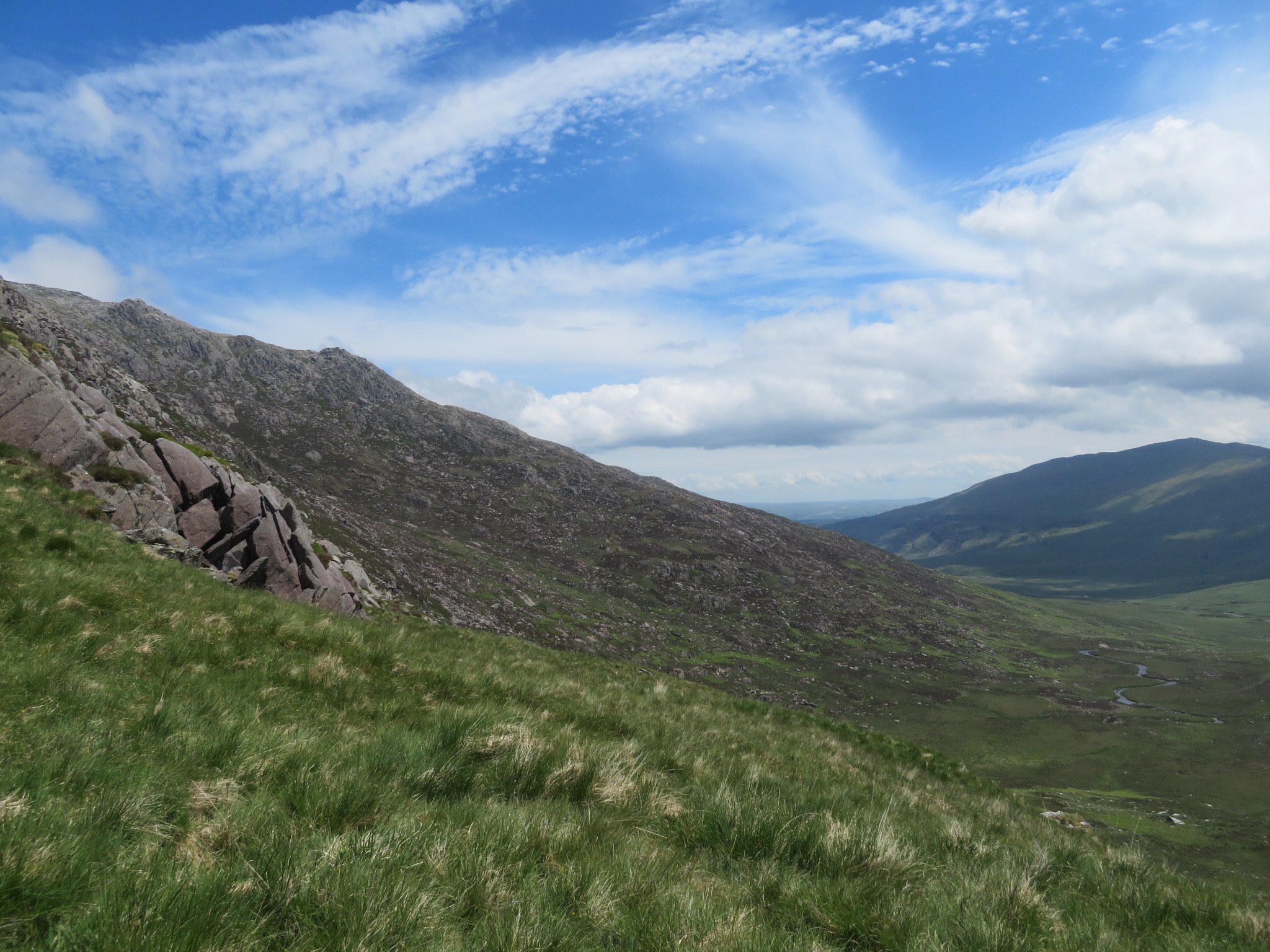 United Kingdom Wales Snowdonia, Glyderau from Pen-y-Pass, Glyder Fawr south flank, Walkopedia