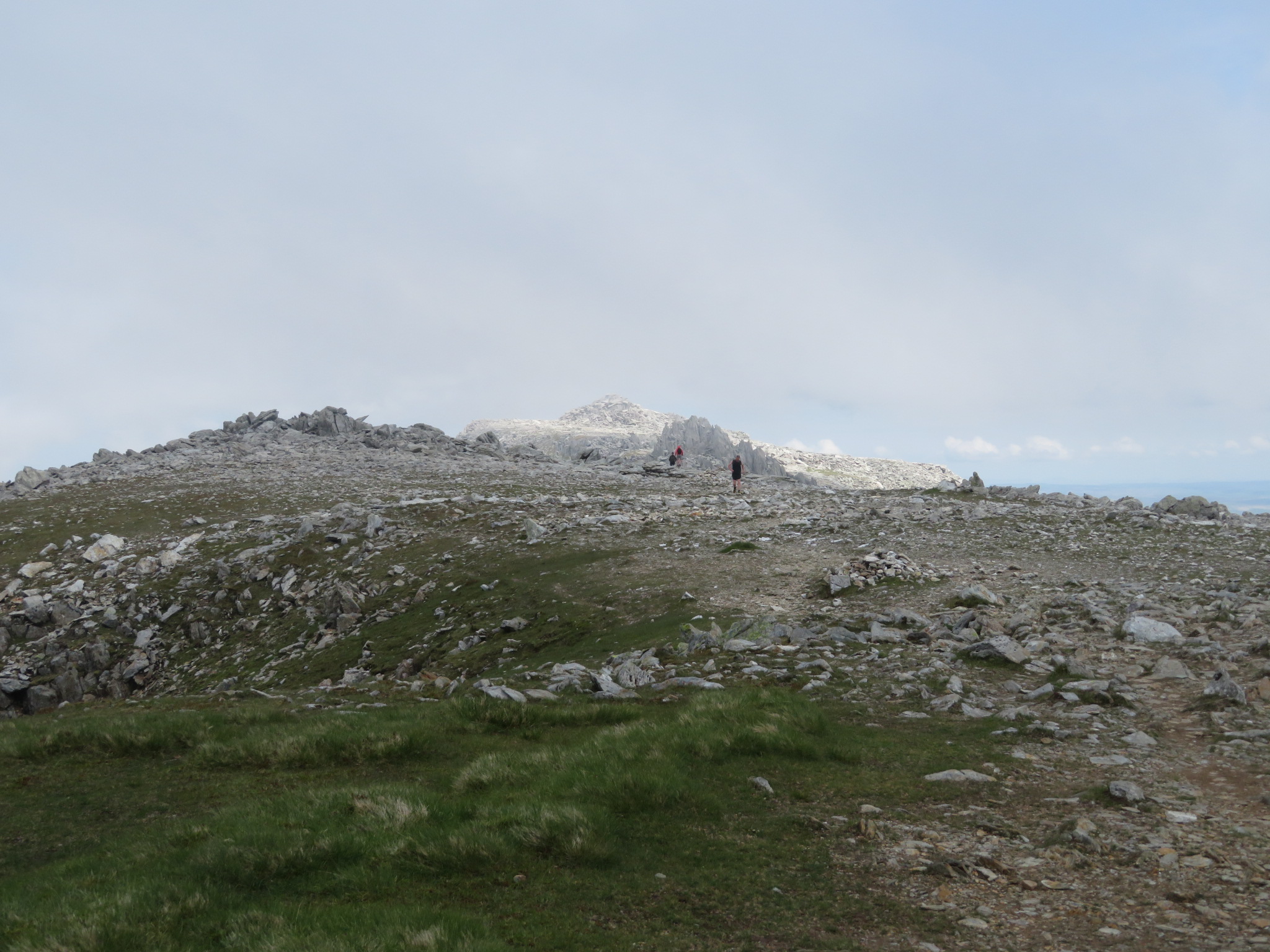 United Kingdom Wales Snowdonia, Glyderau from Pen-y-Pass, Glyder Fach fm Glyder Fawr highridge, Walkopedia