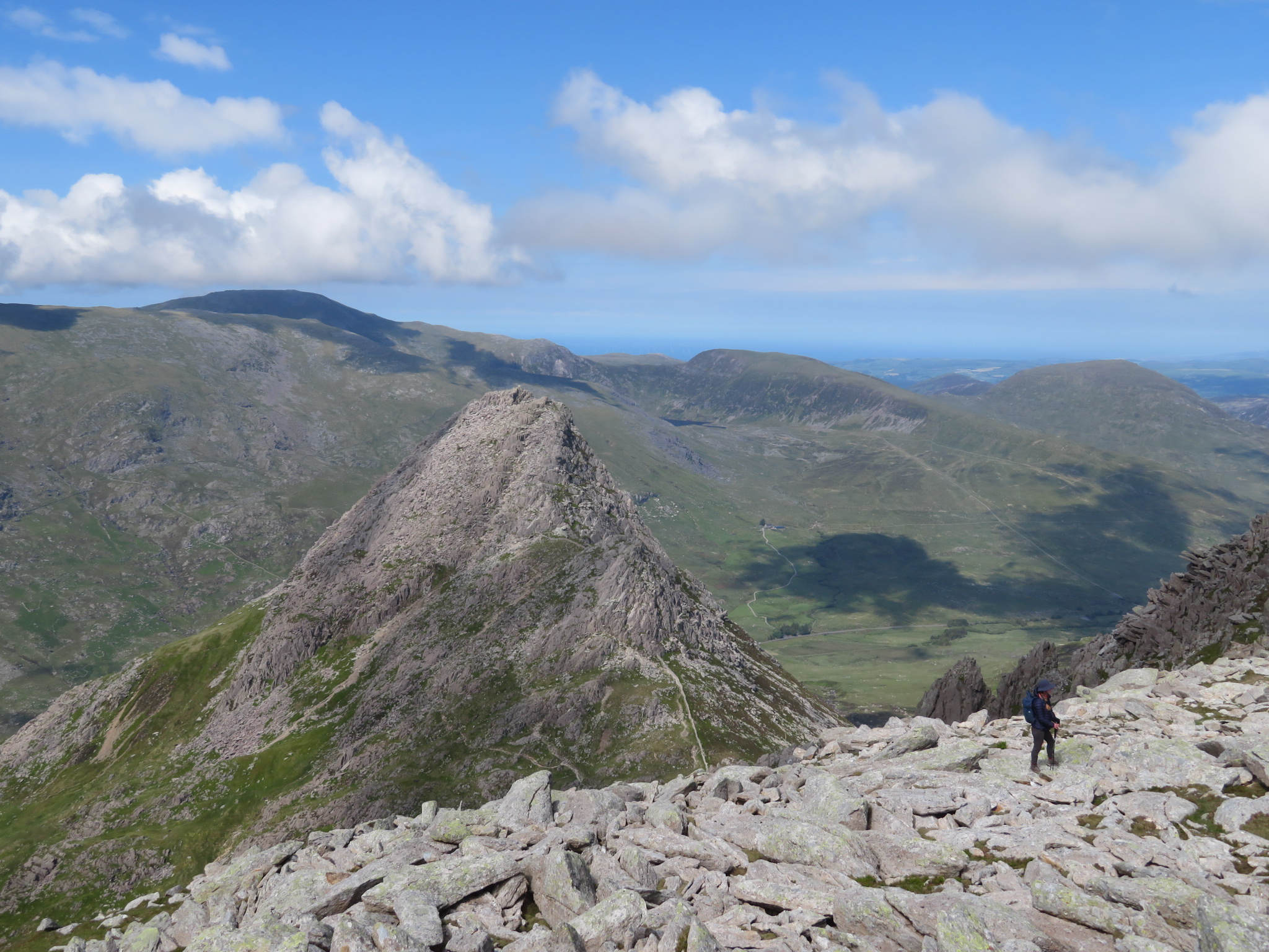 United Kingdom Wales Snowdonia, Glyderau from Pen-y-Pass, Tryfan from Glyder Fach, Walkopedia