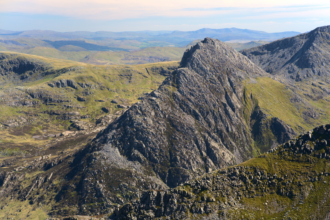 United Kingdom Wales Snowdonia, Snowdonia, Tryfan from Carneddau, Walkopedia