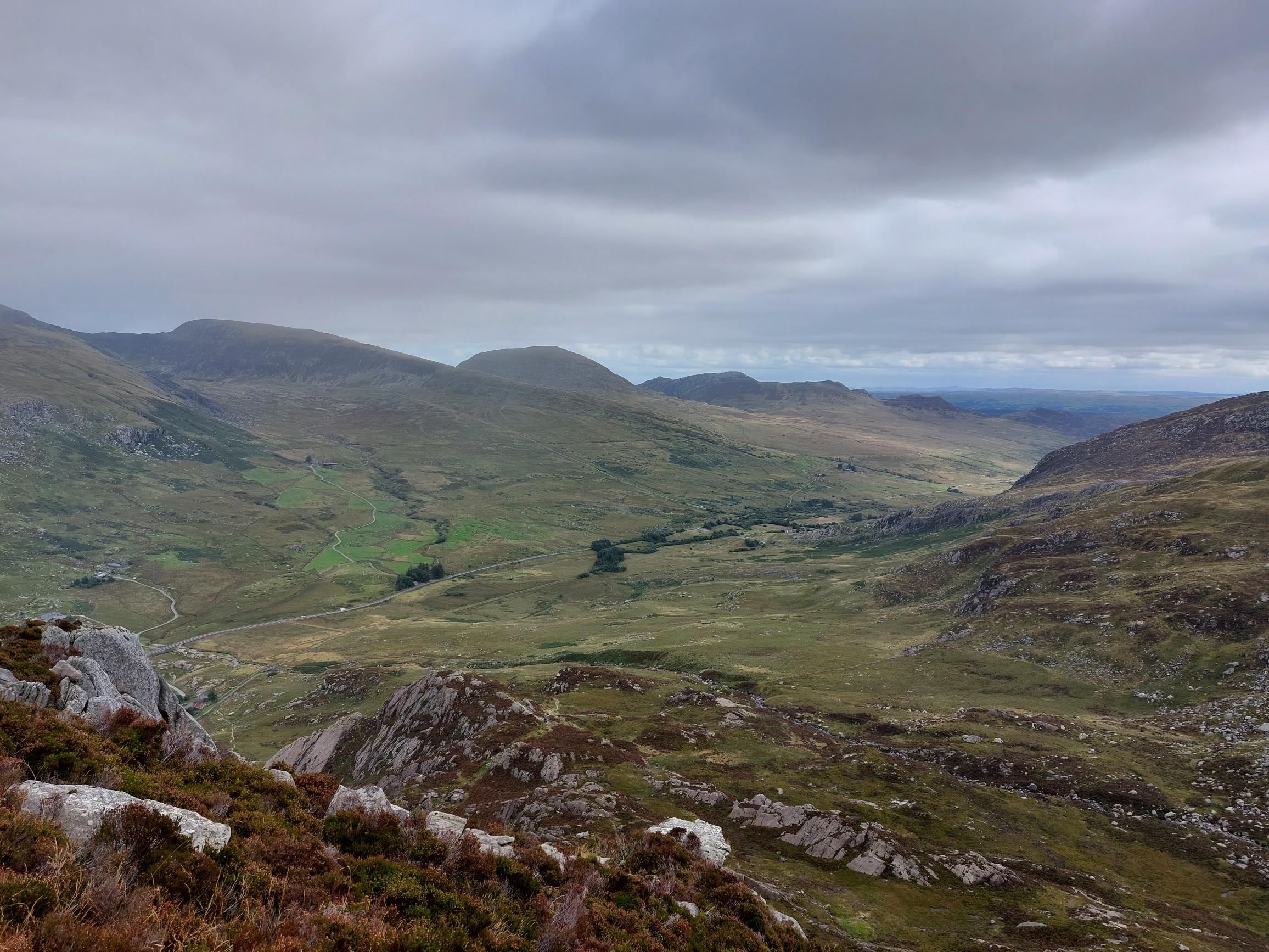 United Kingdom Wales Snowdonia, Tryfan, NE fm Heather ridge, Walkopedia