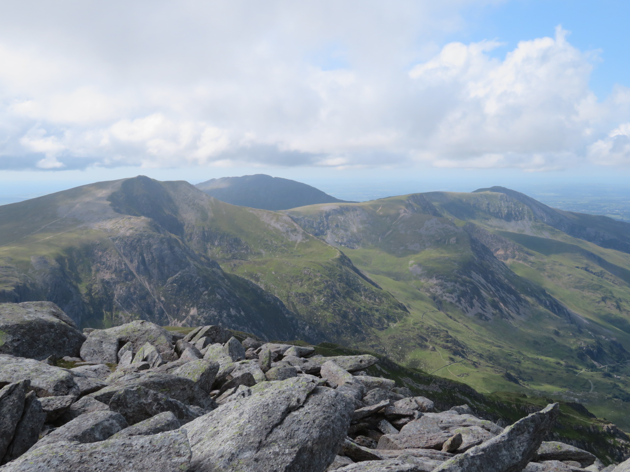 United Kingdom Wales Snowdonia, Glyderau , West along ridge to Y Garn, Walkopedia