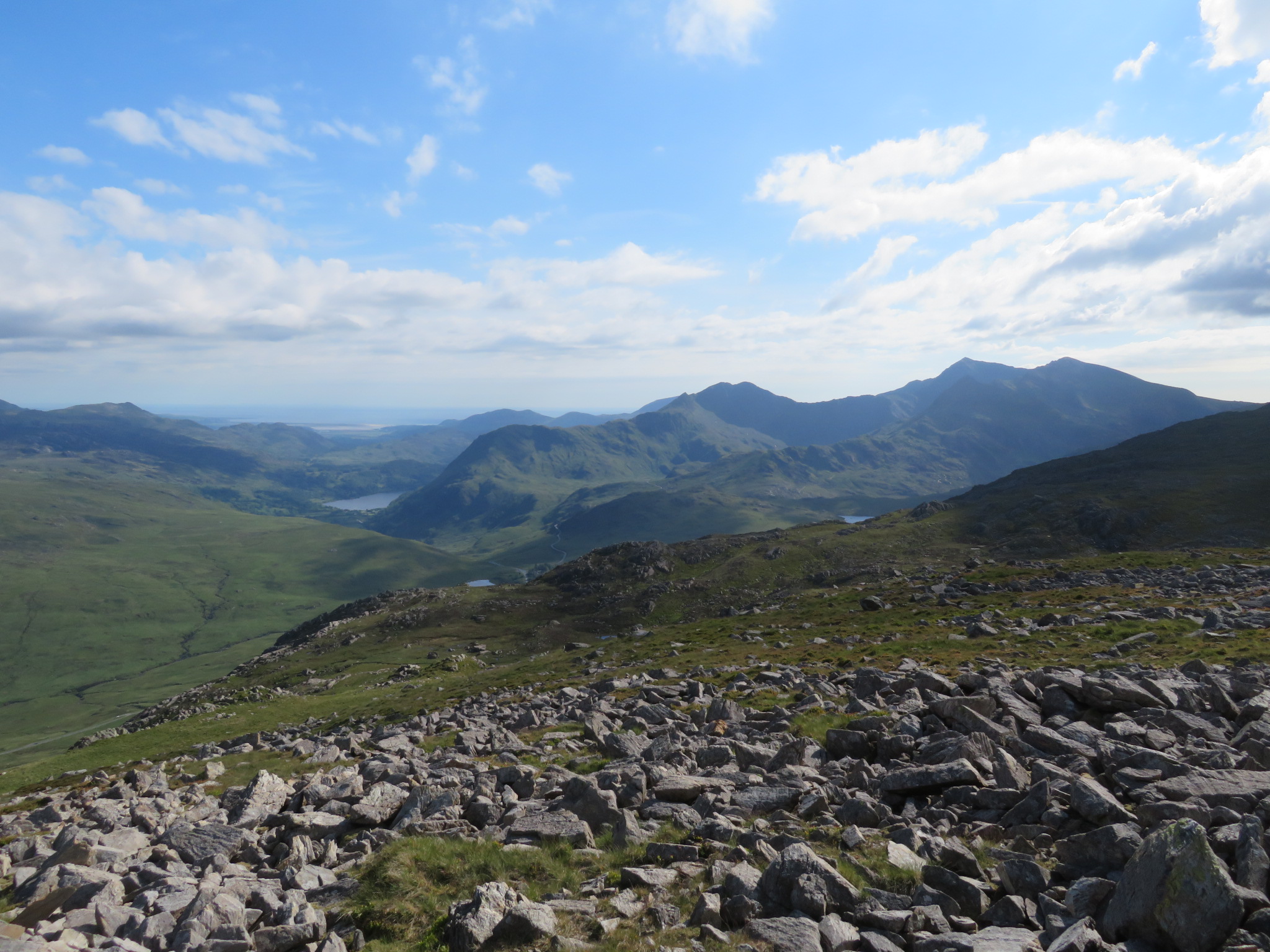 United Kingdom Wales Snowdonia, Glyderau , LLiwedd, Snowdon, Crib Goch below right, from Y Foel Goch near Glyder Fach, Walkopedia