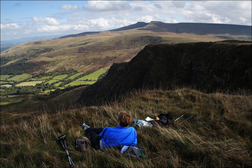 United Kingdom Wales Brecon Beacons, Fforest Fawr , Lunch on Craig Cerrig, Walkopedia