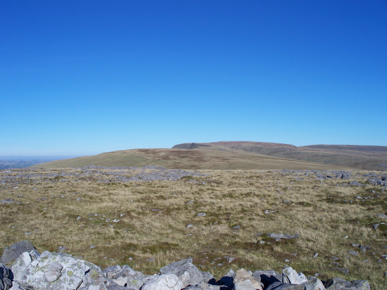 United Kingdom Wales Brecon Beacons, The Beacons Way, Black Mt Bannau Sir Gaer from Garreg Las, Walkopedia