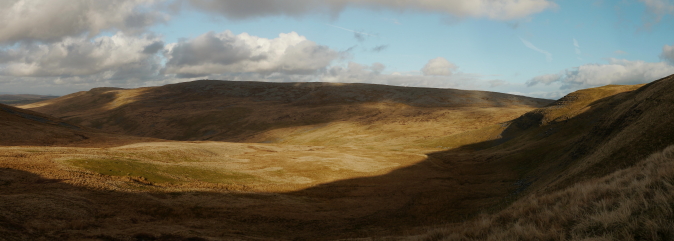 United Kingdom Wales Brecon Beacons, The Black Mountain, Garreg Las from the slopes of Foel Fraith, Walkopedia