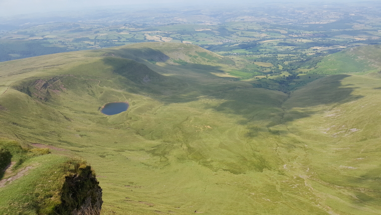 United Kingdom Wales Brecon Beacons, Brecon Beacons, Cwm Llwch From Corn Du, Walkopedia