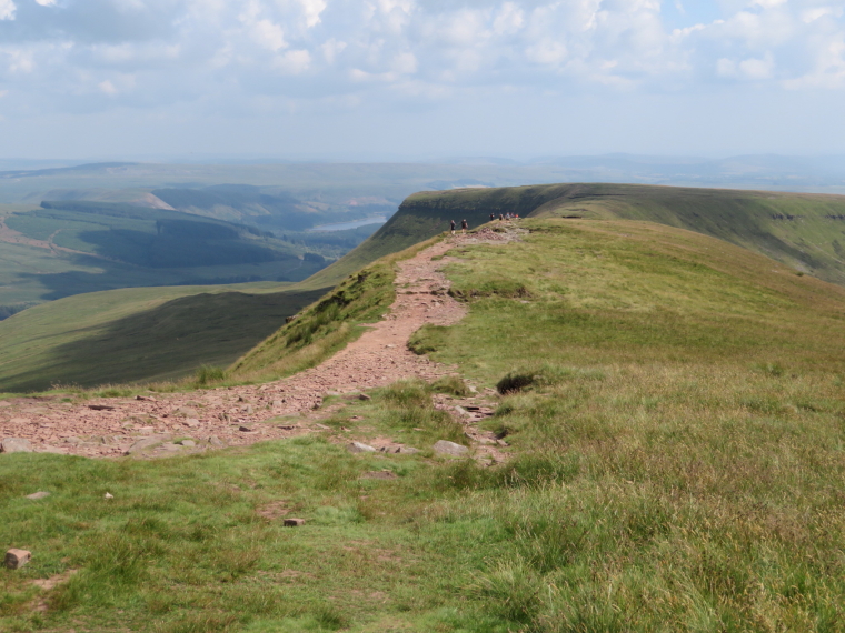 United Kingdom Wales Brecon Beacons, Brecon Beacons, South along Craig Gwaun Taf, Walkopedia