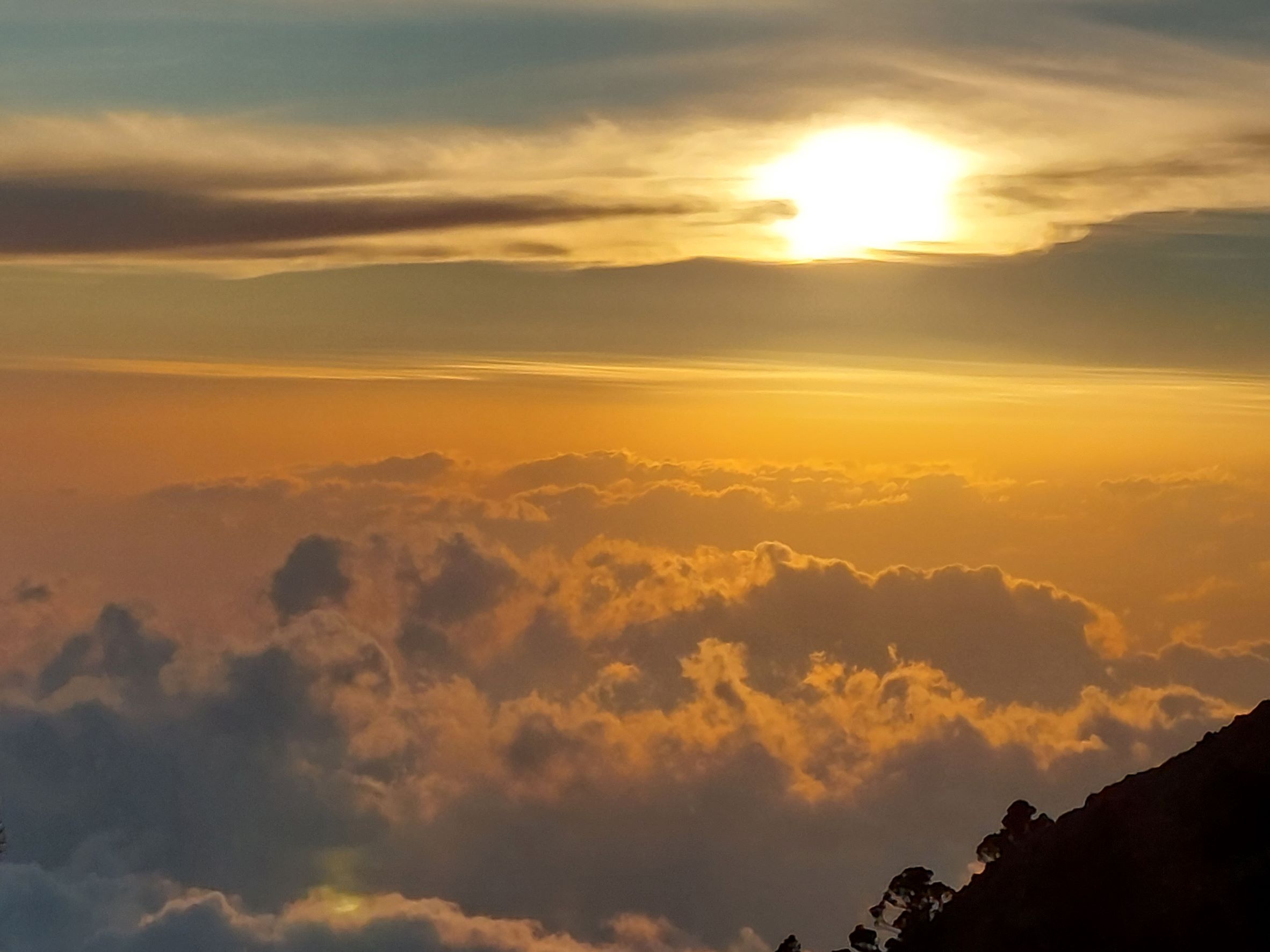 Evening light from southern peak - © William Mackesy Volcan Tajumulco : Evening light from southern peak - © William Mackesy