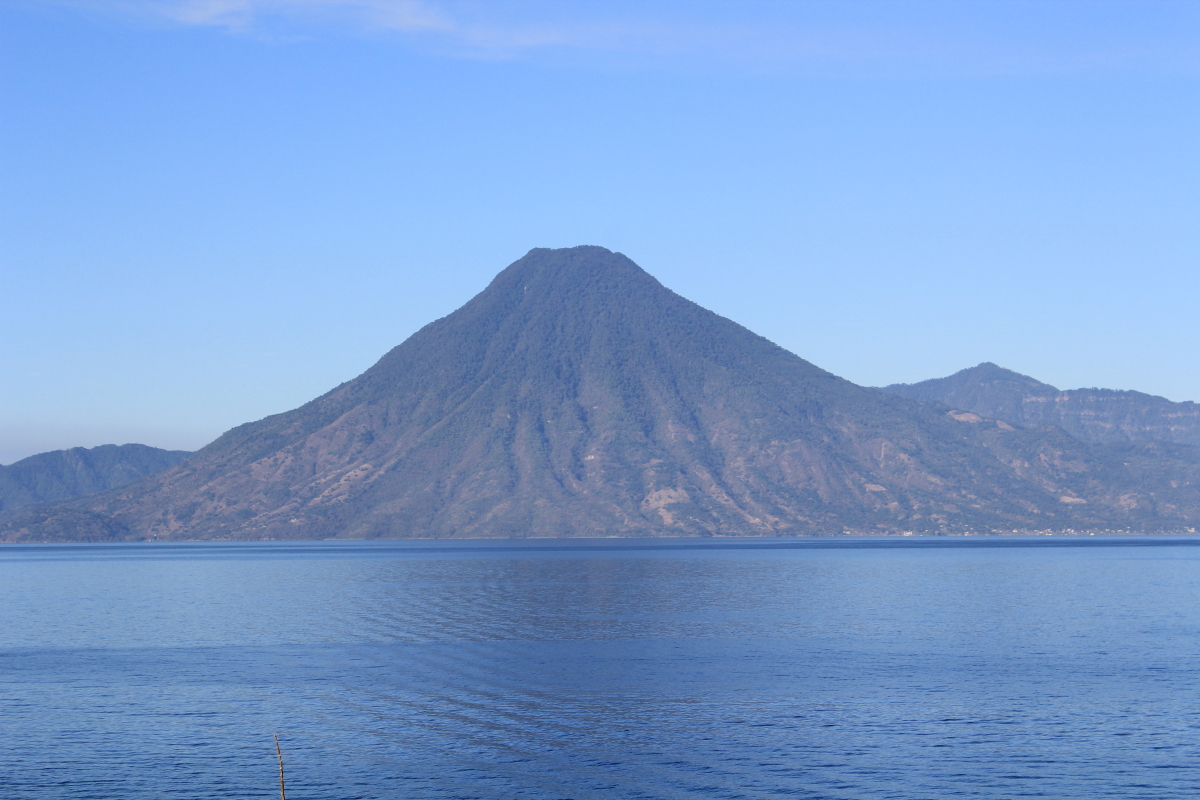 Volcan San Pedro : Lake Atitlan, Volcan San Pedro - © Flickr user Arian Zwegers