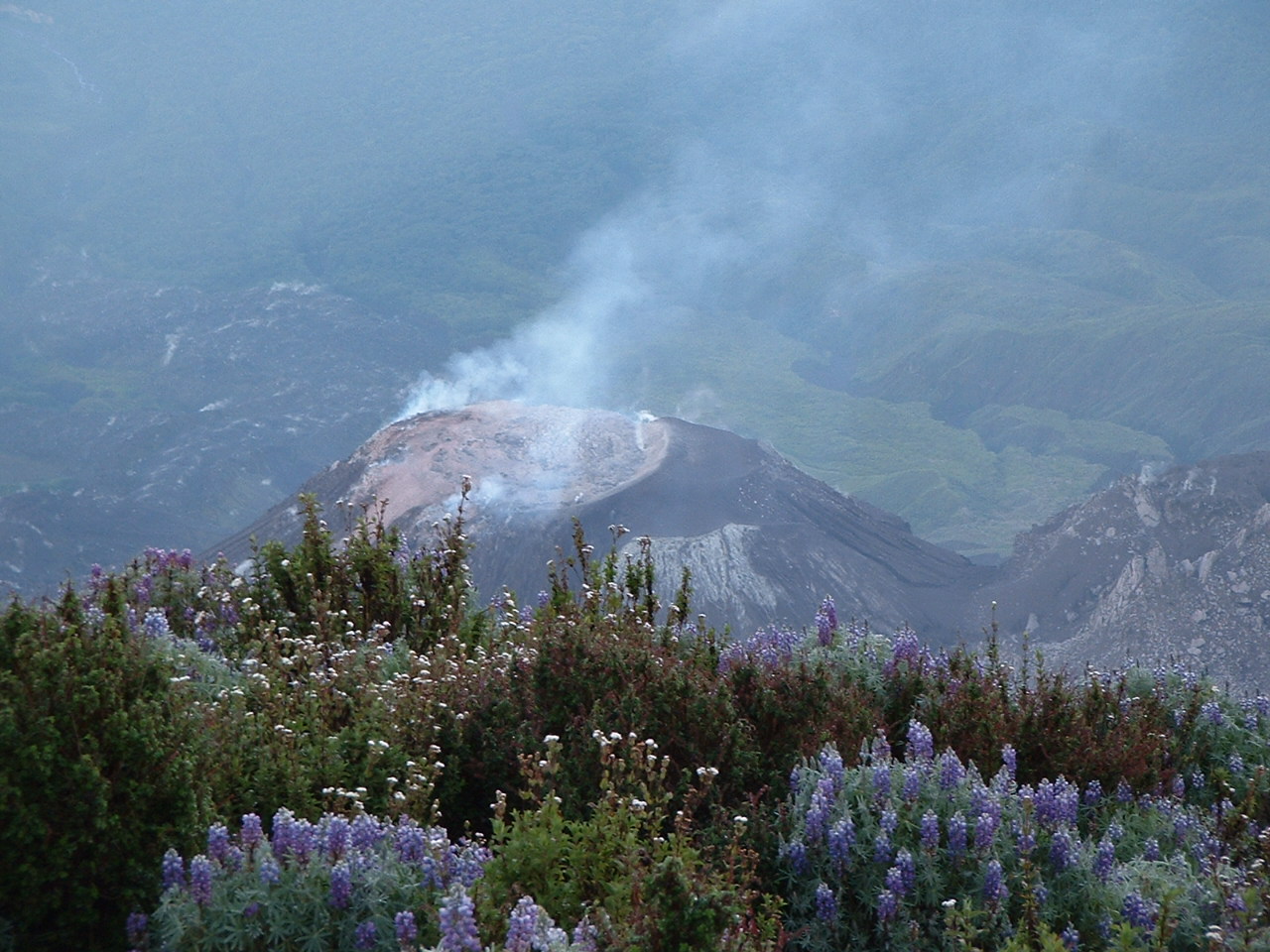 Volcan Santa Maria: Santiaguito Up Close - © Flickr user nmarritz...