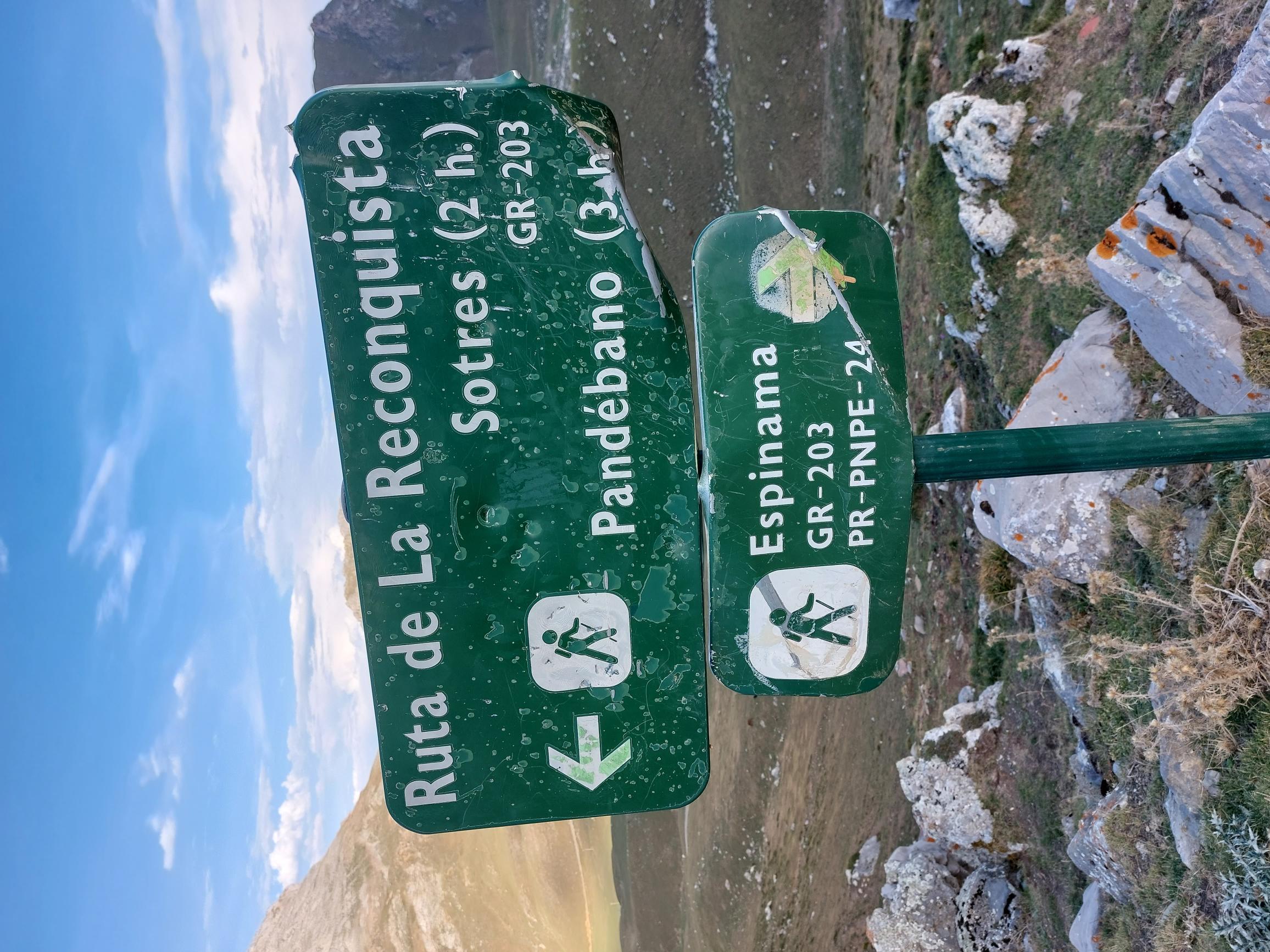 Spain NW Picos de Europa, Valle del Dudje, , Walkopedia