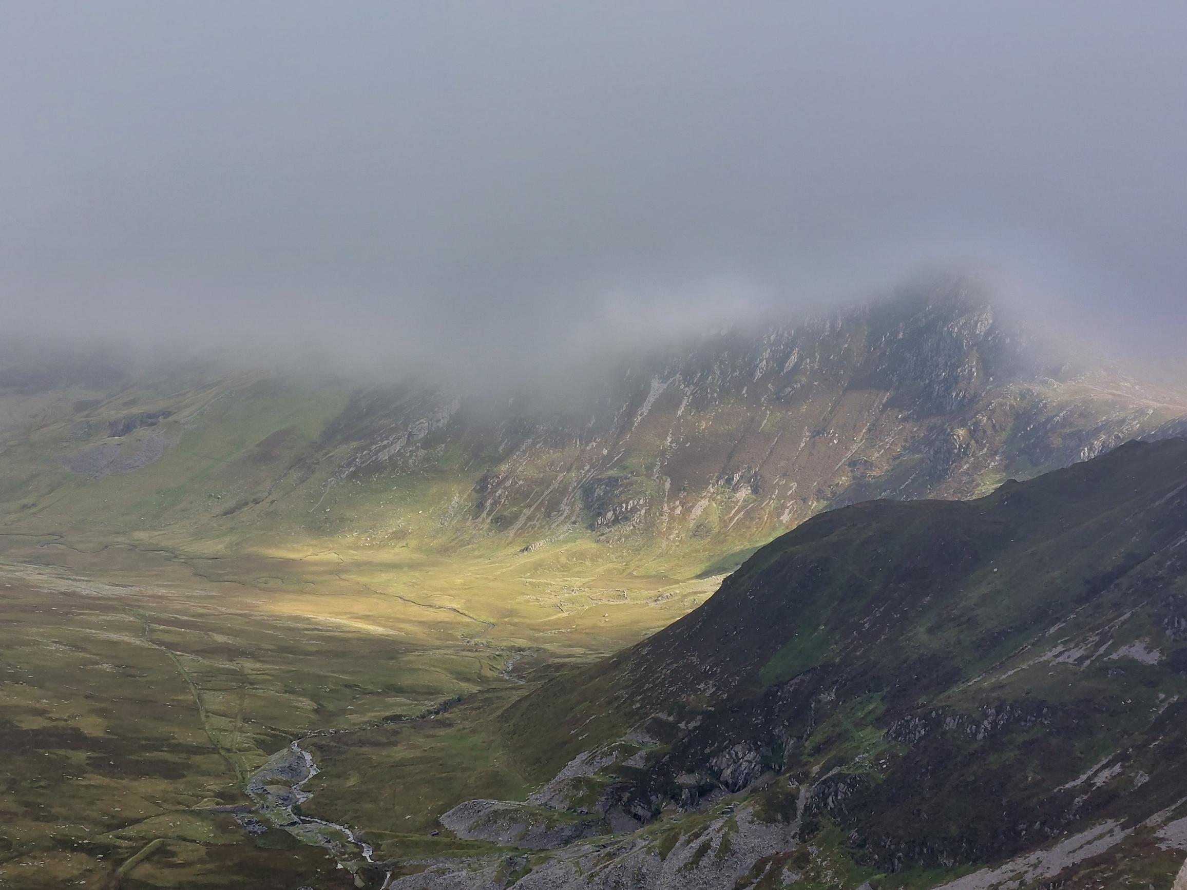 United Kingdom Wales Snowdonia, Carneddau from the South , Cwm Eigiau fm Llwellyn east, Walkopedia