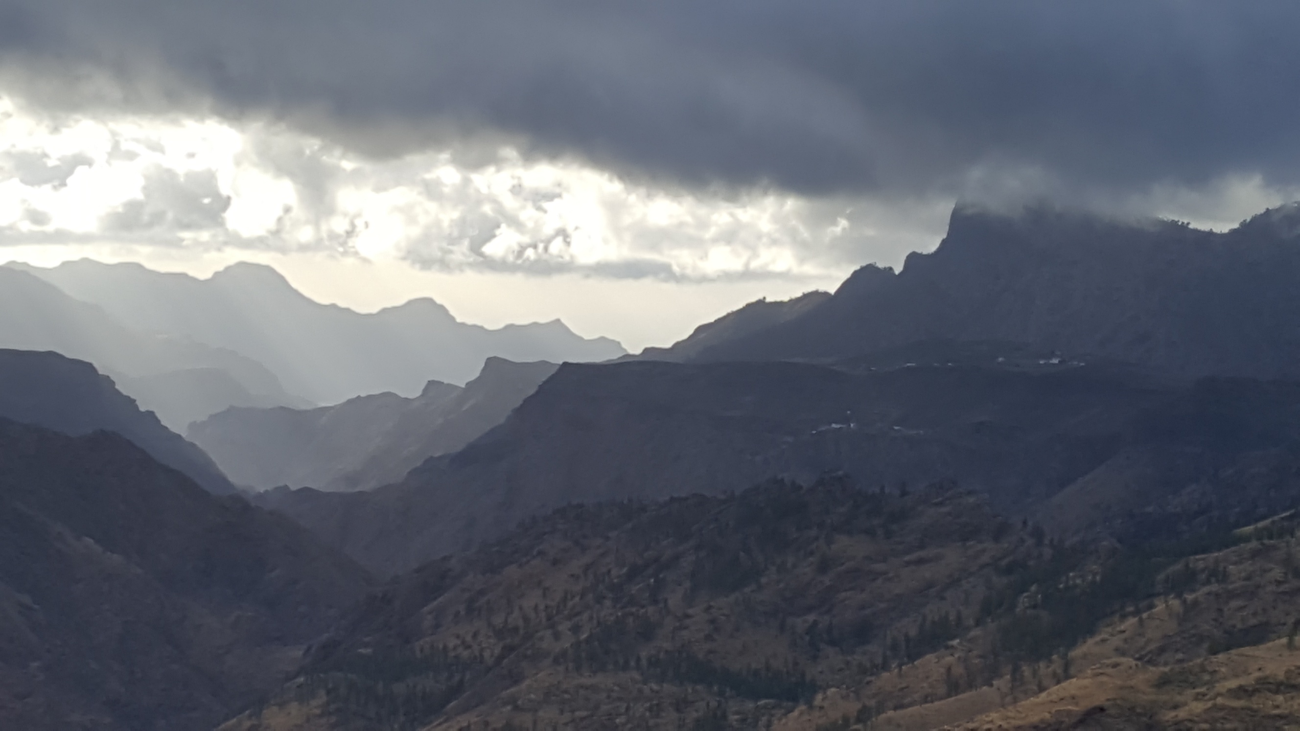 Spain Canary Islands: Gran Canaria, Altavista Ridge, Altavista, just in cloud, Walkopedia
