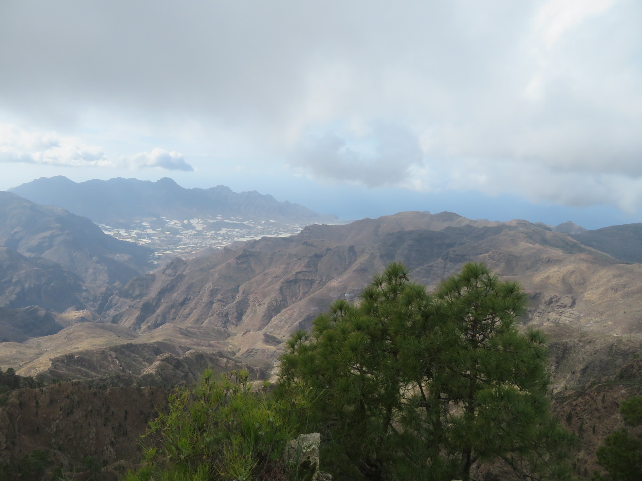 Spain Canary Islands: Gran Canaria, Altavista Ridge, From summit, Walkopedia