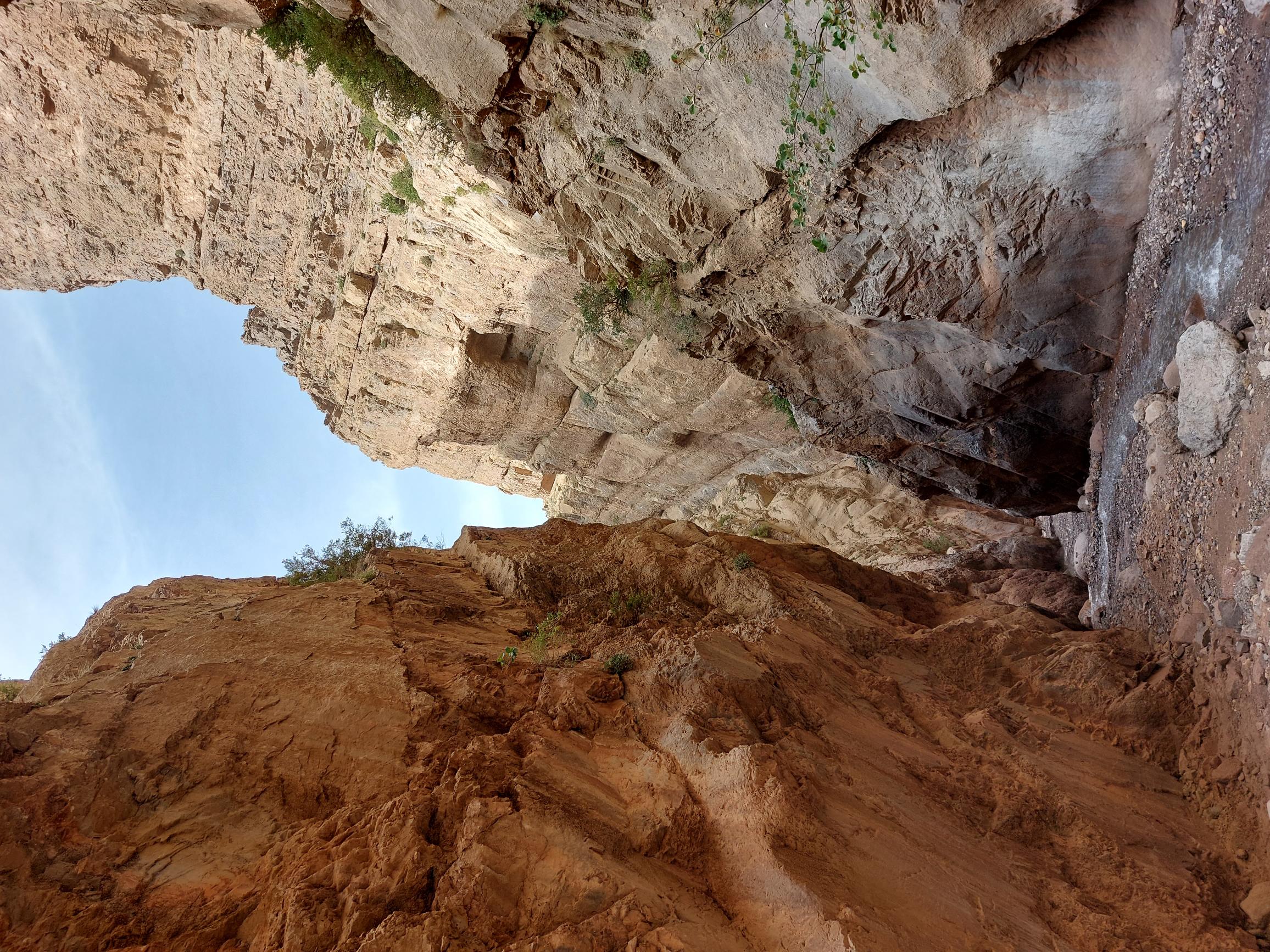 Morocco High Atlas MGoun, MGoun Traverses and Circuits, Day 1,12 Arouss gorge, Walkopedia