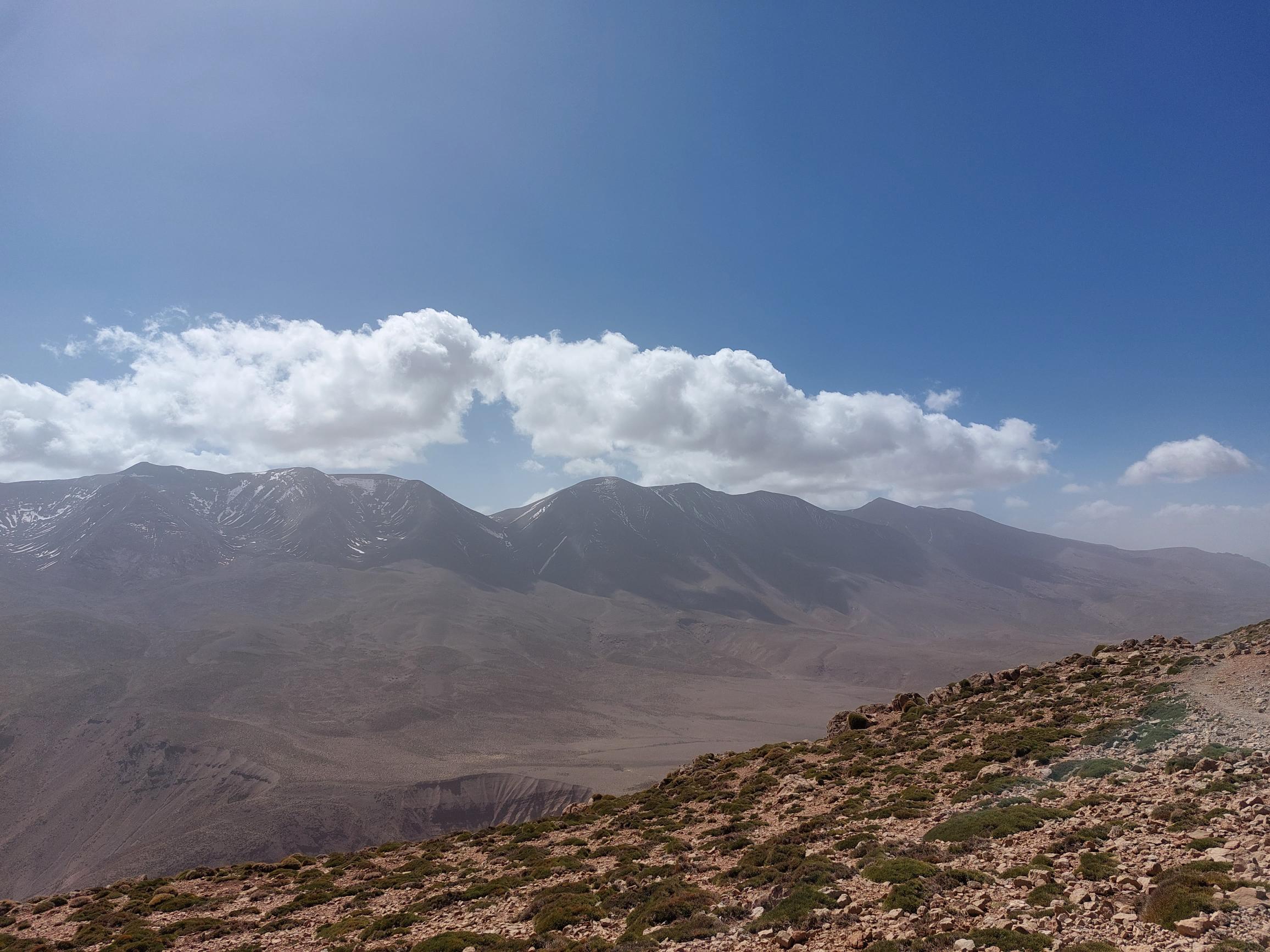 Morocco High Atlas MGoun, MGoun Traverses and Circuits, Day 2,6 Across Tarkeddit Plateau from Aghouri pass, Walkopedia