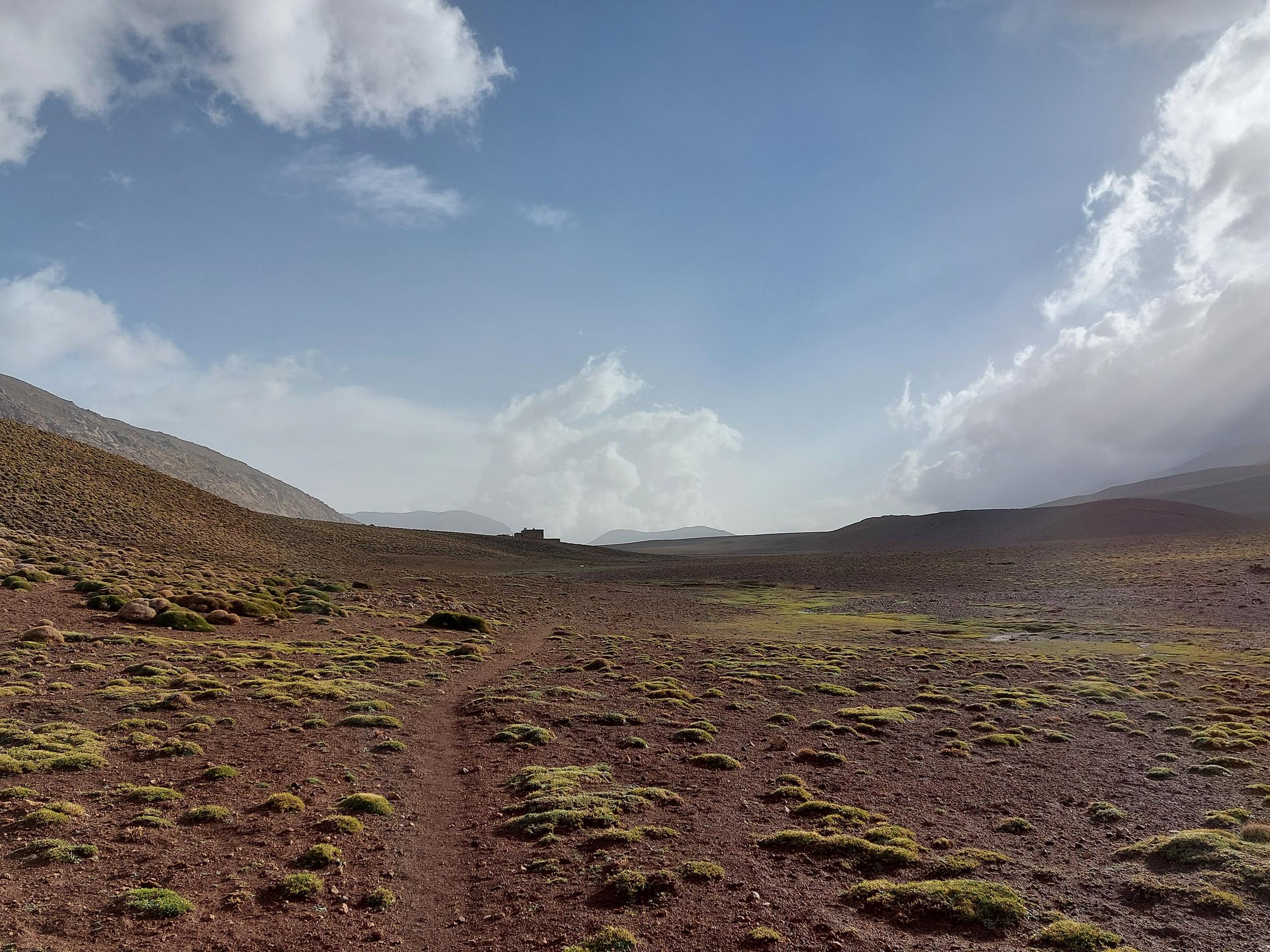 Morocco High Atlas MGoun, MGoun Traverses and Circuits, Day 4, 1 Back to Refuge, early light, Walkopedia