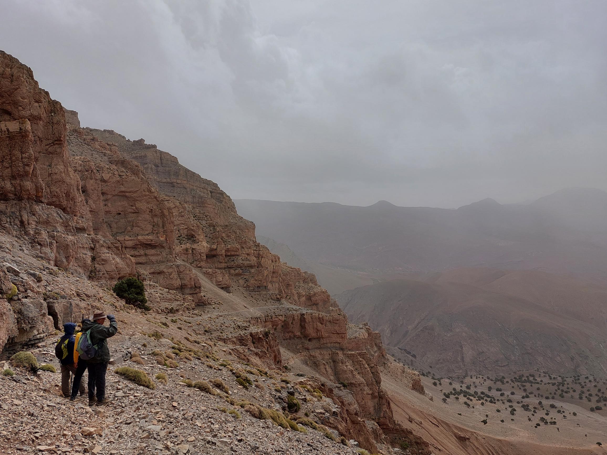 Morocco High Atlas MGoun, MGoun Traverses and Circuits, Day 4, 7 Starting balcony walk above Tassouat valley, Walkopedia