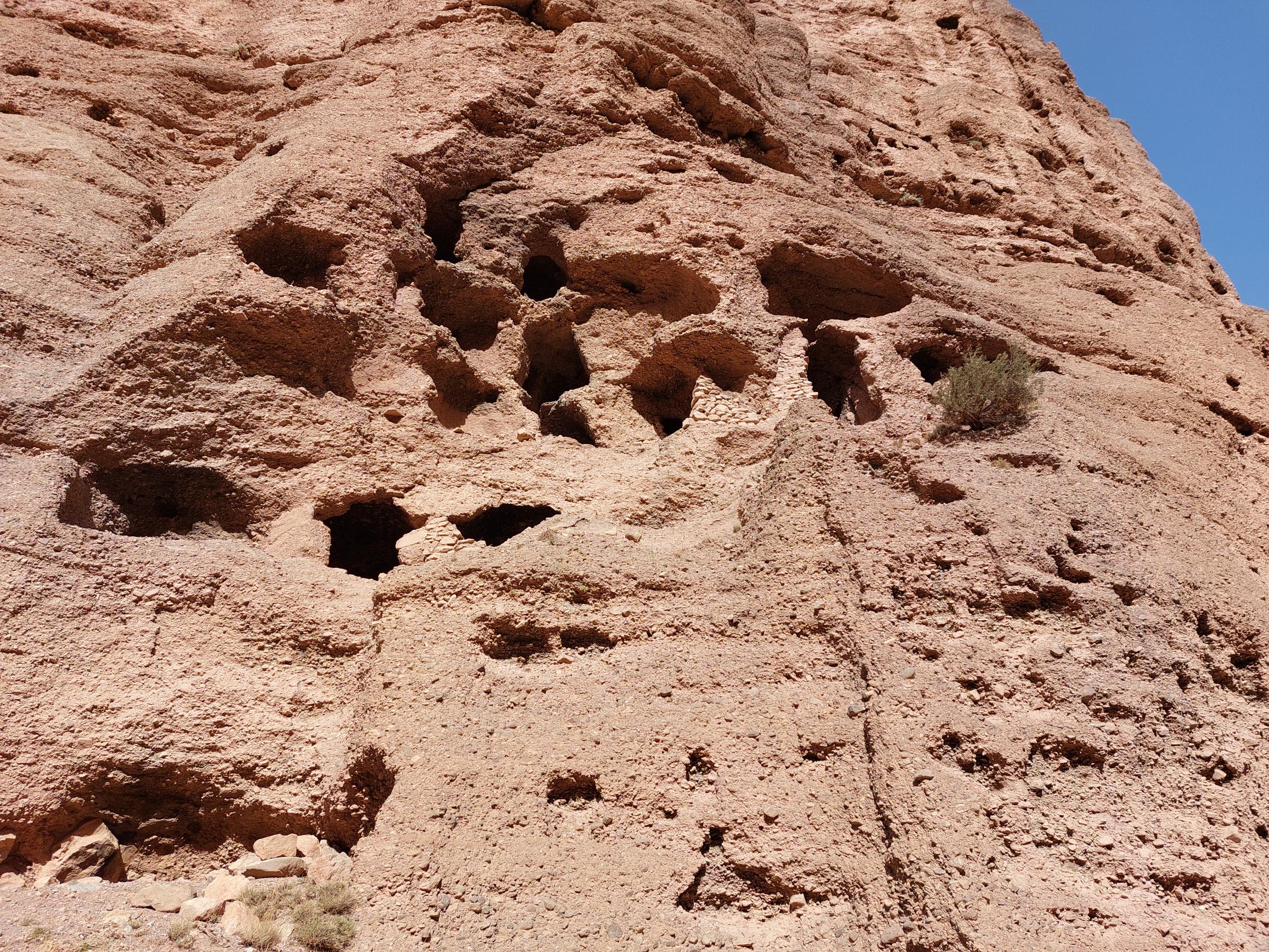 Morocco High Atlas MGoun, Arous valley, Ancient Troglodyte dwellings, Walkopedia