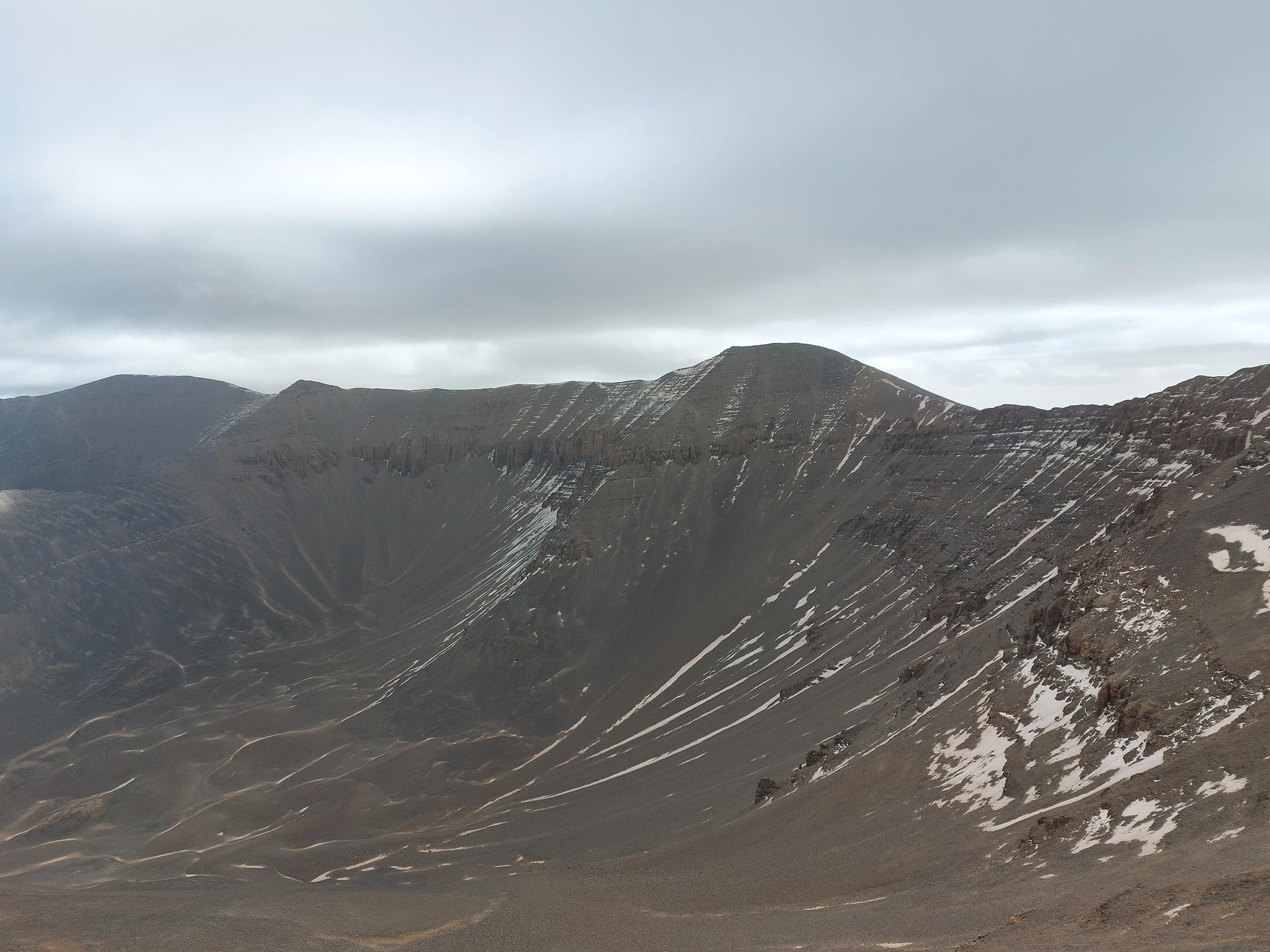 Morocco High Atlas MGoun, MGoun Summit, High cirque again, mid day light, Walkopedia