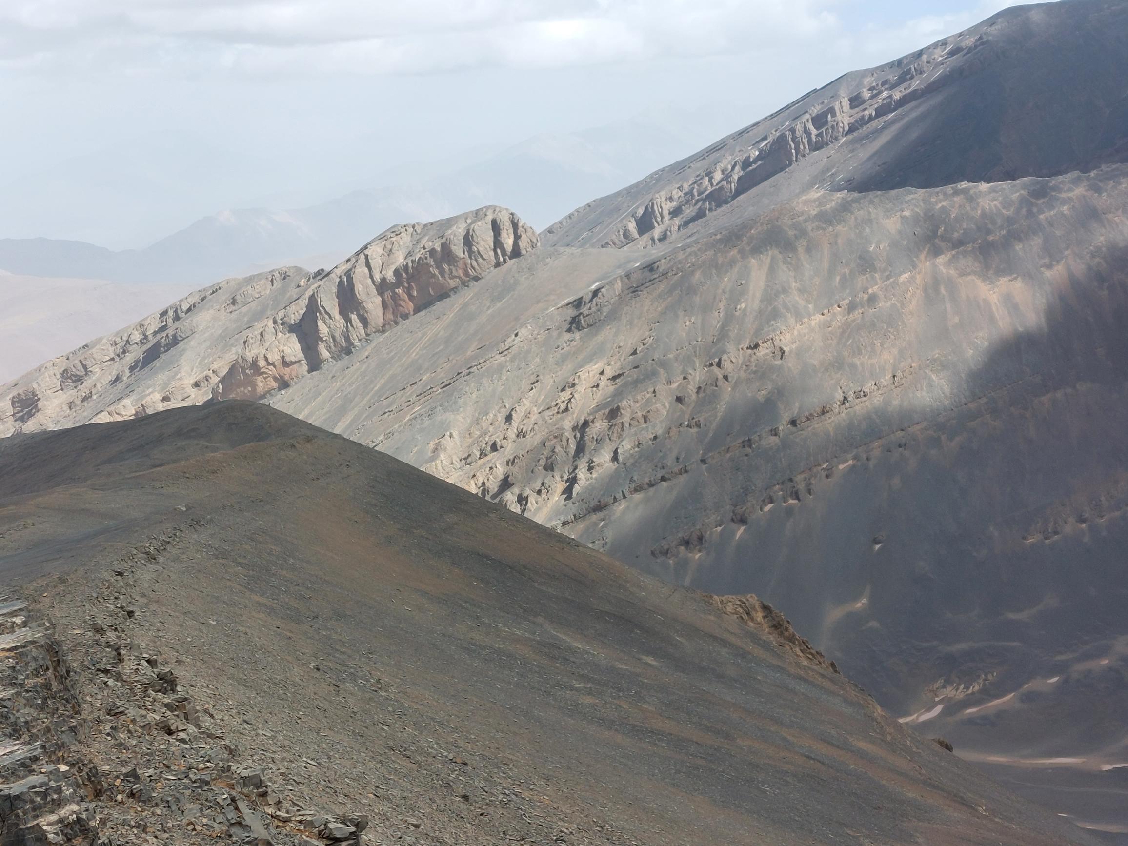 Morocco High Atlas MGoun, MGoun Summit, crossing top of first high cirque, Walkopedia