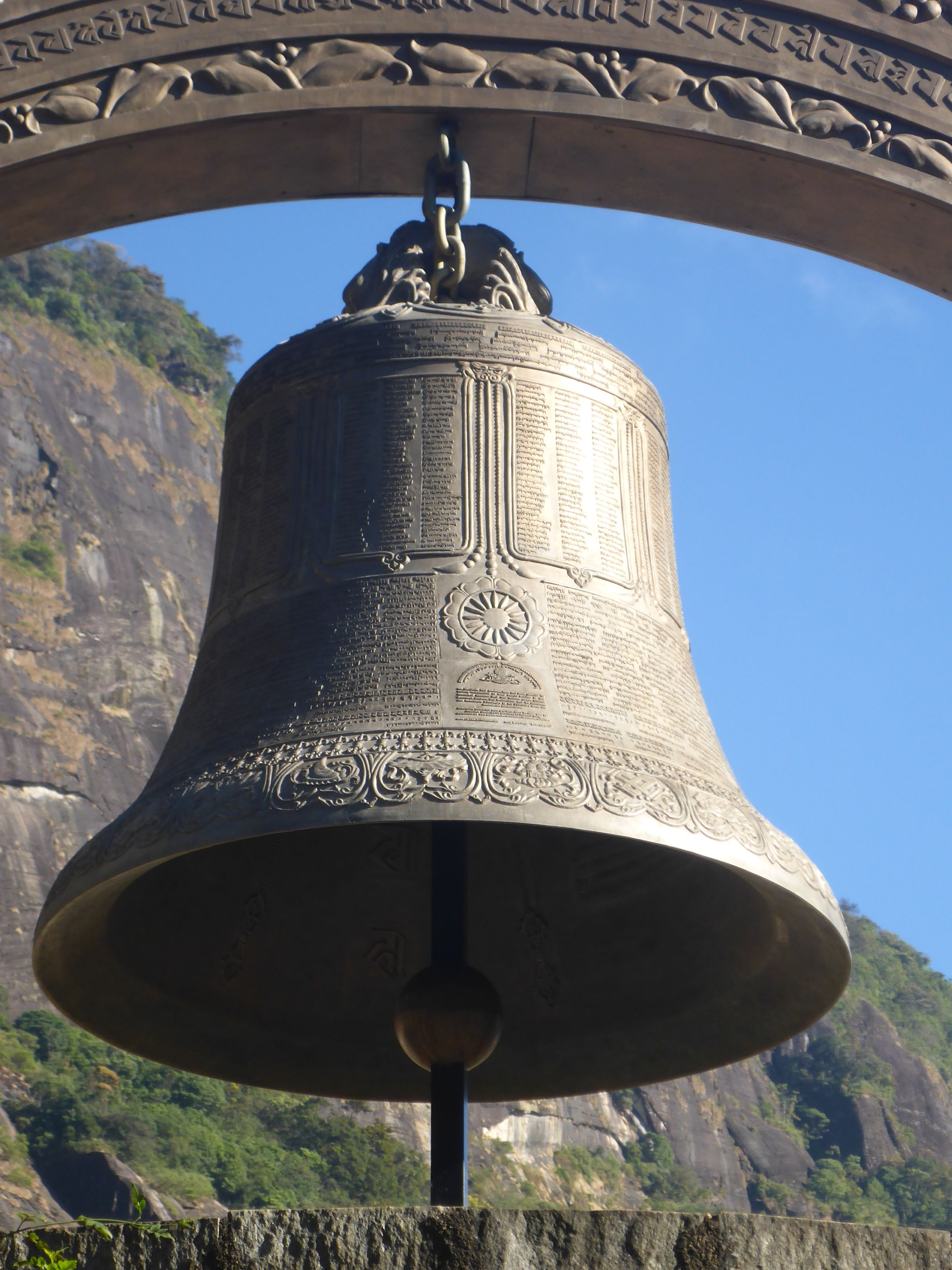 Sri Lanka Central Highlands, Adams Peak, Pilgrimage Bell, Walkopedia