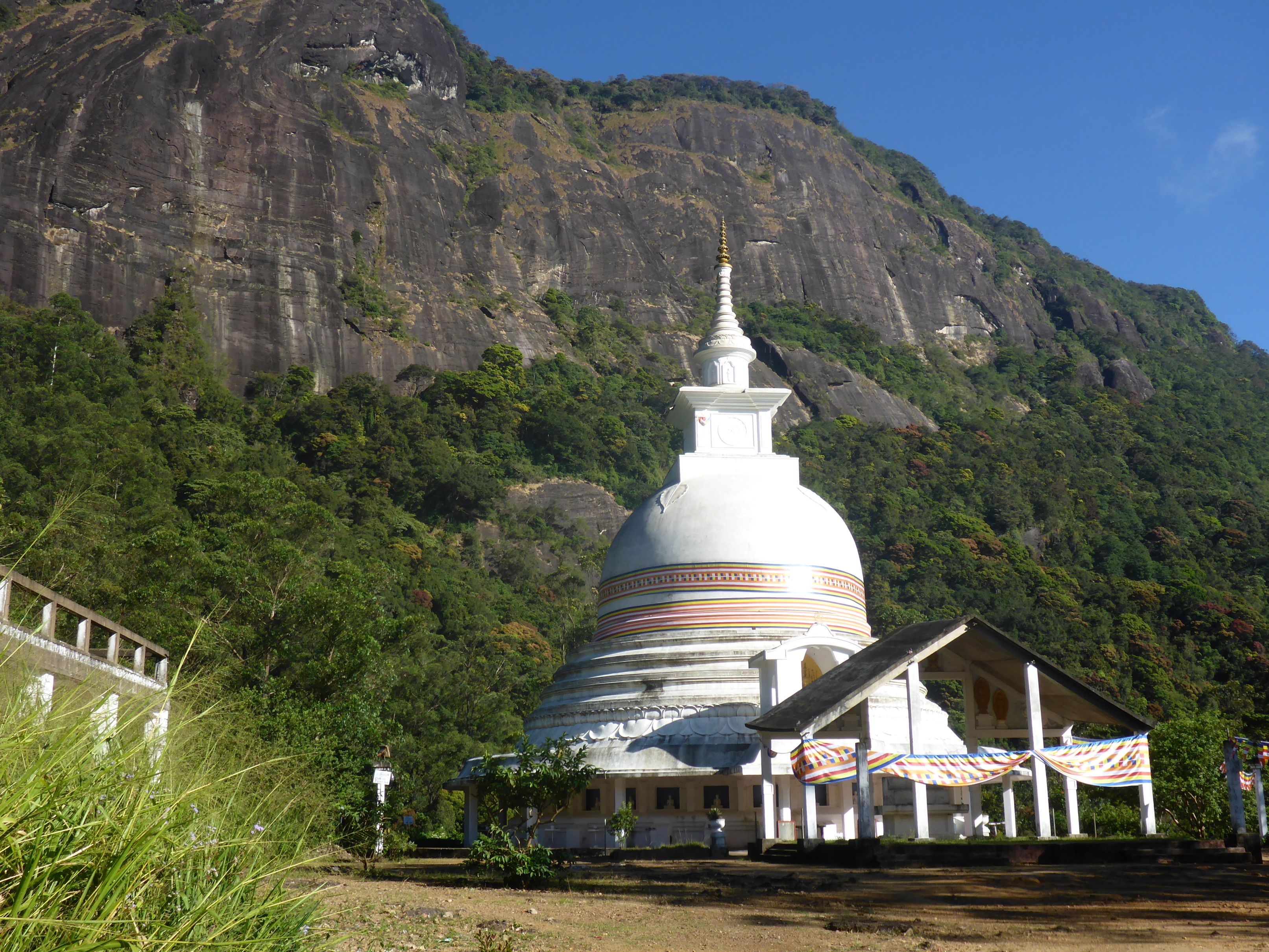 Sri Lanka Central Highlands, Adams Peak, Temple near Adams Peak, Walkopedia