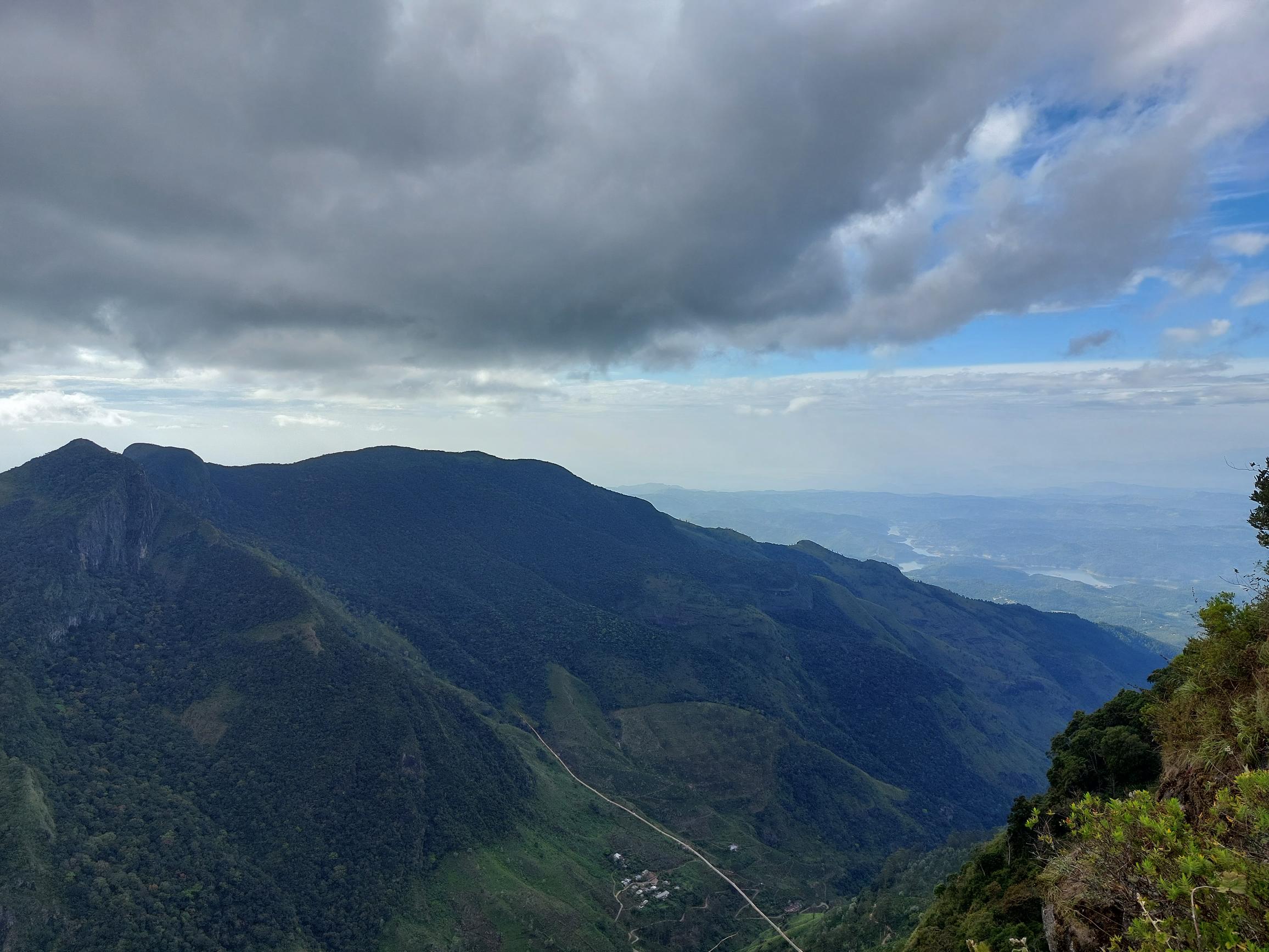 Sri Lanka Central Highlands,  Horton Plains and World's End, World's End, Walkopedia