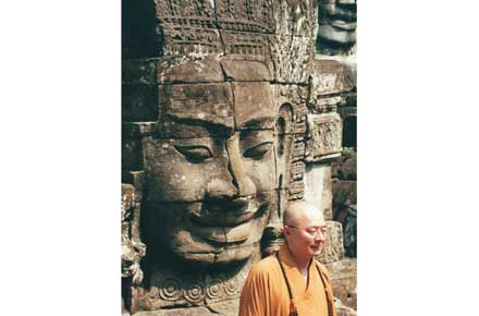 Irresistible image, the Bayon - © William Mackesy