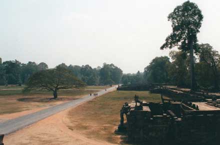 Angkor, old centre, old picture now (1991) - © William Mackesy Angkor, old centre, old picture now (1991) - © William Mackesy