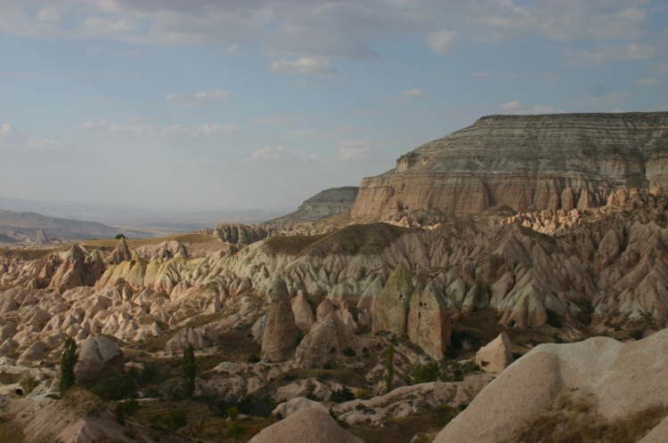 Turkey Central Anatolia Cappadocia, Cappadocia, Above Rose Valley, late afternoon, Walkopedia