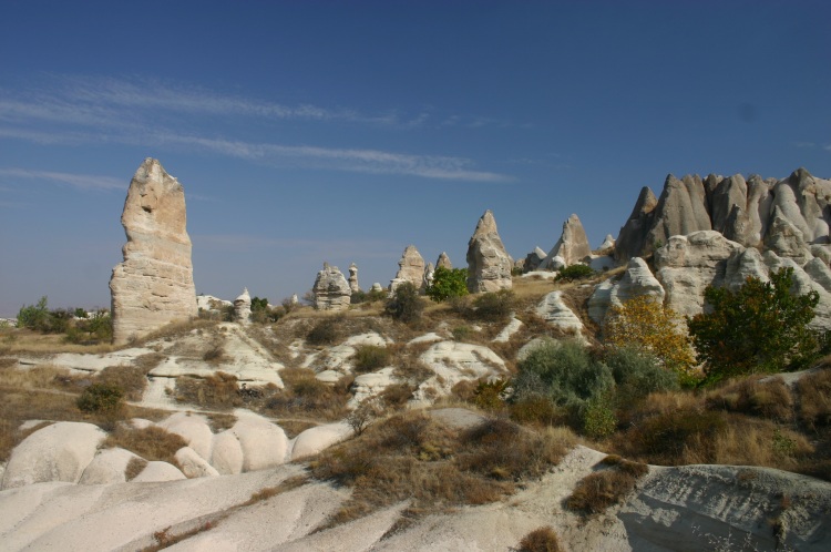 Turkey Central Anatolia Cappadocia, Cappadocia, Path above Zemi valley, Walkopedia