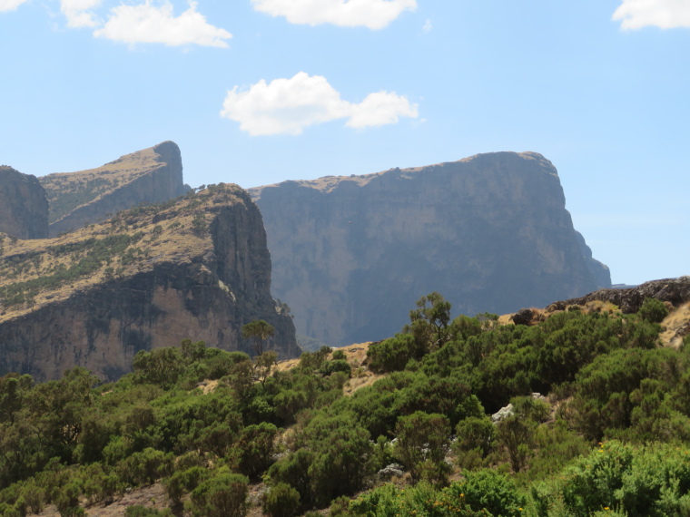 Ethiopia Simien Mts, Simien Mountains, Escarpment edge from Chenek camp, Walkopedia