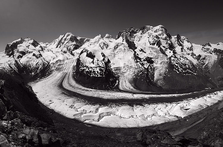 Switzerland Alps, Monte Rosa Circuit, Monte Rosa Gletscher- © From Flickr user JeffPang, Walkopedia
