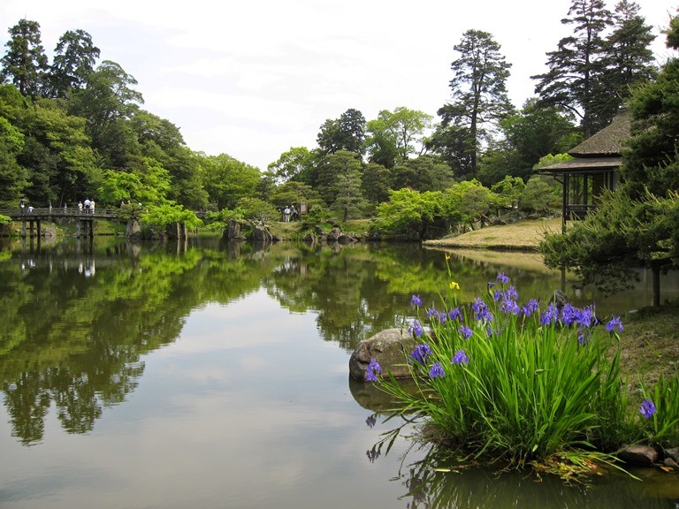 Japan, Nakasendo Way, Hikone castle, Genkyuen Garden, Walkopedia