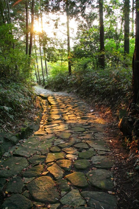 Japan, Nakasendo Way, Ishidatami (stone-paved road) near Magome, Walkopedia