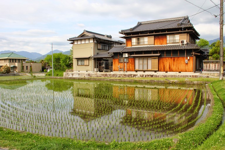 Japan, Nakasendo Way, Japanese house near Magome, Walkopedia