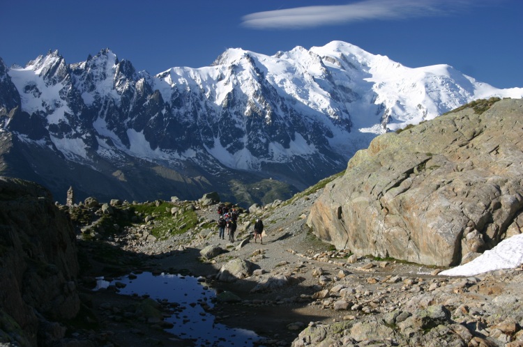 France Alps Mt Blanc Area, Tour of Mt Blanc , Mt Blanc From Lac Blanc, early light, Walkopedia