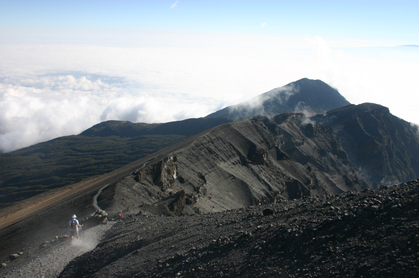 Tanzania, Mt Meru, Upper rim, Walkopedia