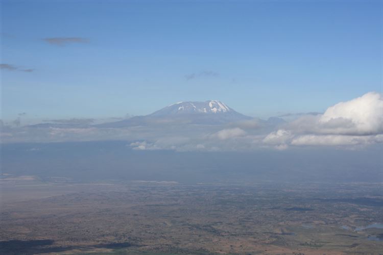 Tanzania, Mt Meru, Kilimanjaro across the plain, Walkopedia